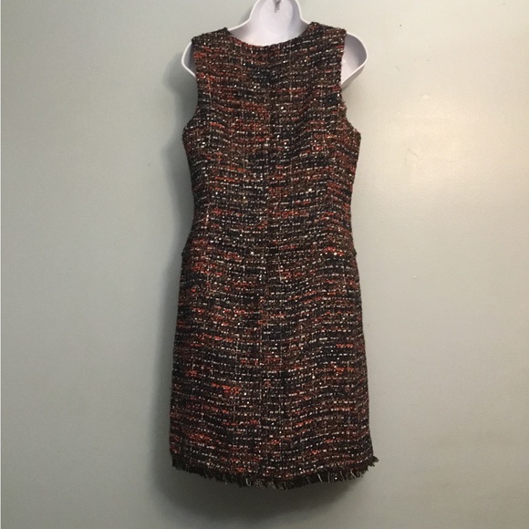 Elegant Tweed Sleeveless Dress - Picture 4 of 15